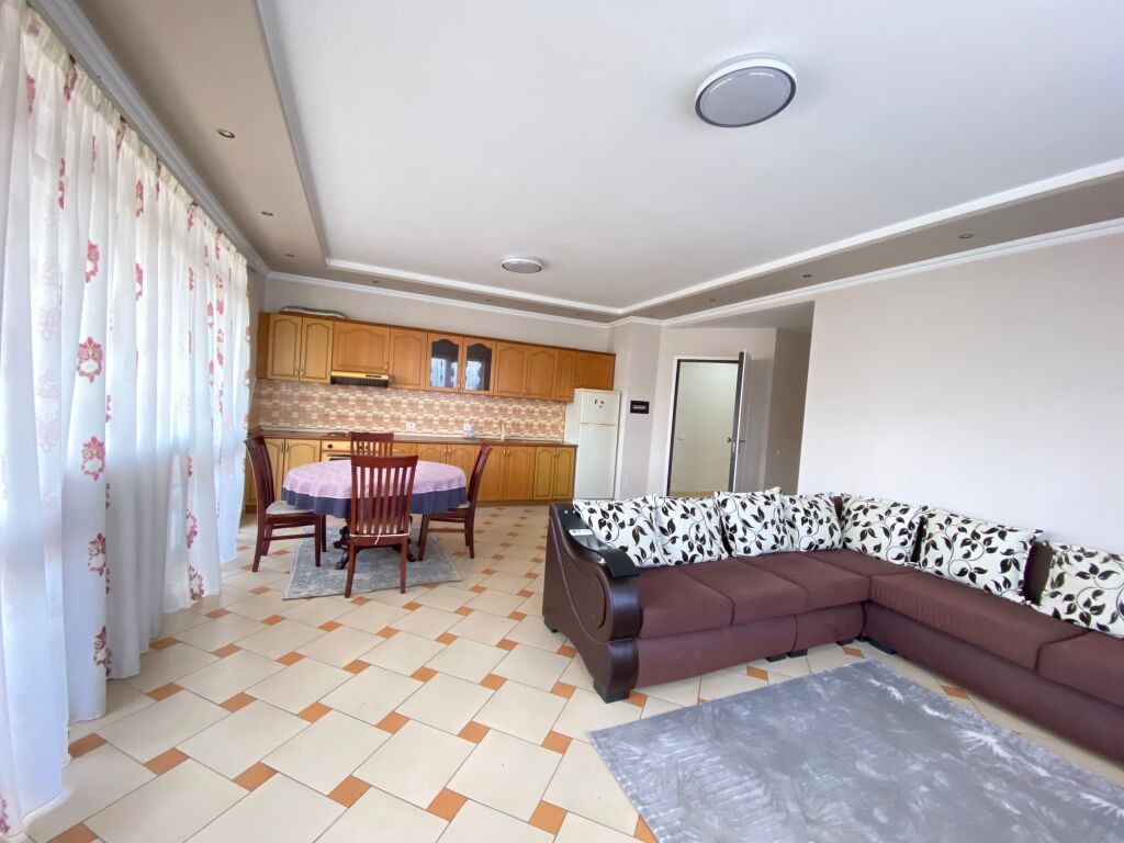 1+1/Qera📍Komuna e parisit 📌50 000 lek