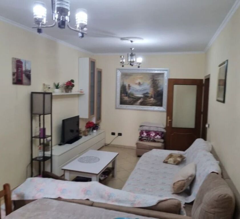 Affitto | Appartamento 2 + 1 | Viale Bajram Curri | 600 €/mese