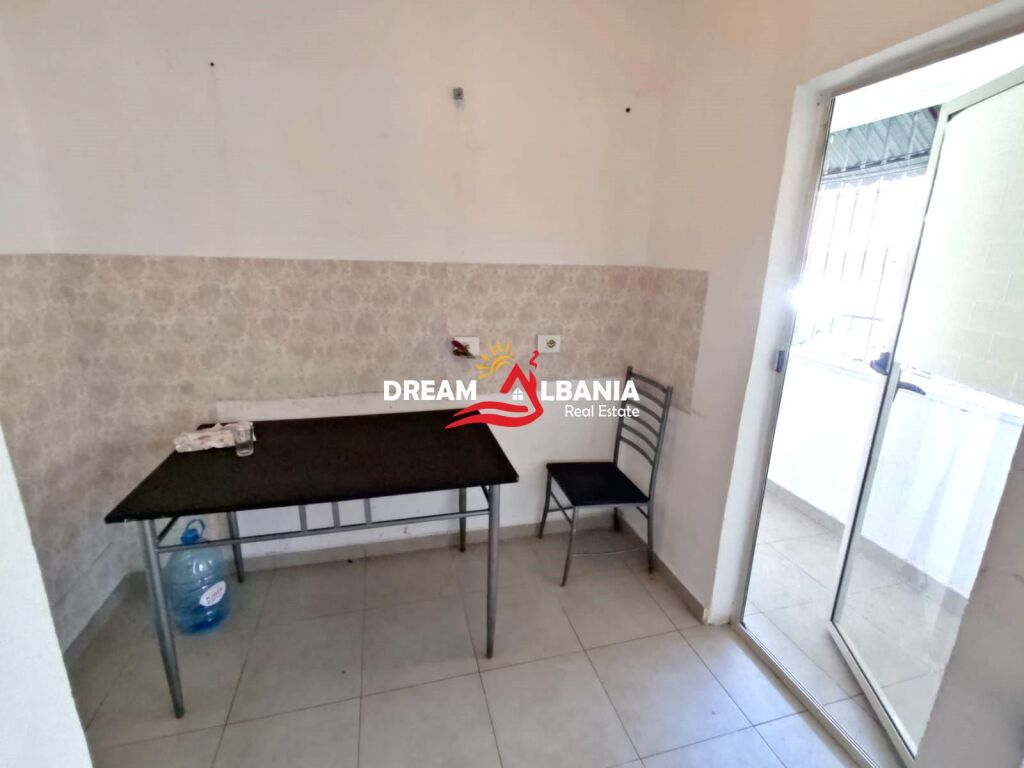 Jepet Apartament 1+1 me Qera në zonën e Xhamllikut prane Ish Venue ( ID 4219486 )