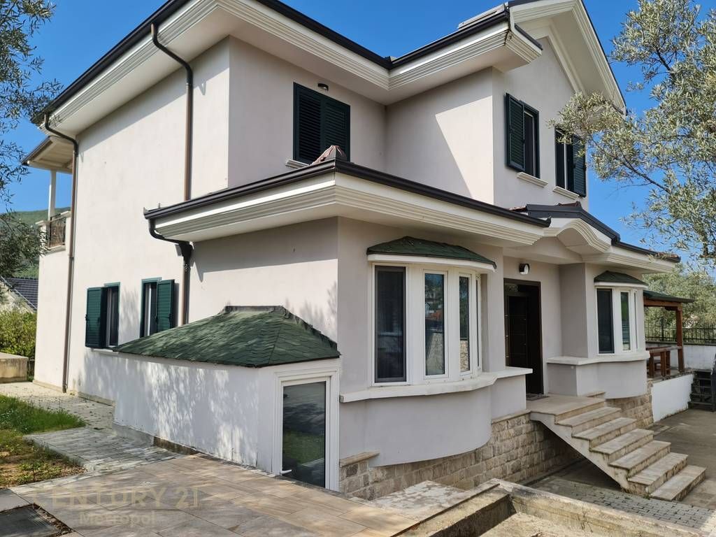 Villa for Rent in Mullet!