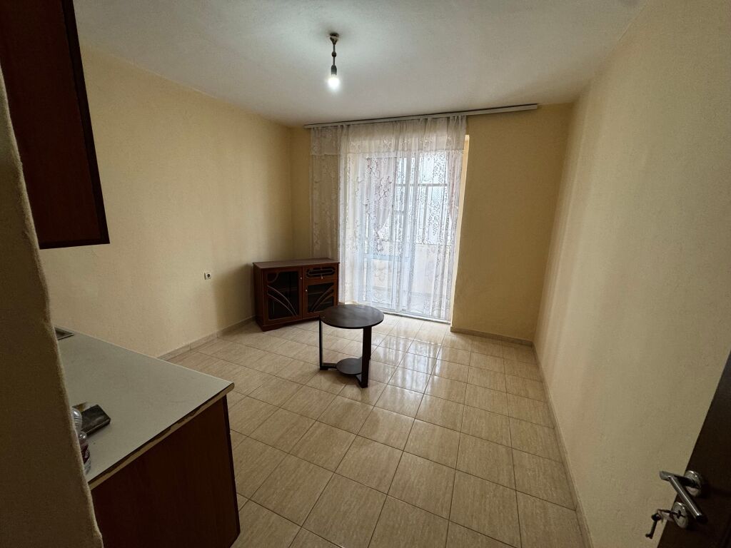 🏡 1+1 for Rent – Korçë, Neighborhood 14 Viktor Eftimiu St.