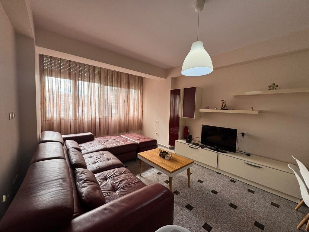 Jepet me qira 2+1 tek Vilat e Selites!