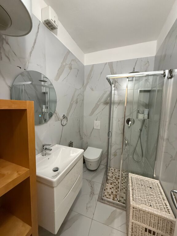 Apartament 2+1+2 me qera 📍Blloku