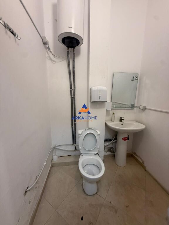 OFFICE SPACE FOR RENT 110M2 "MUHAMET GJOLLESHA STREET" 100,000 LEKE