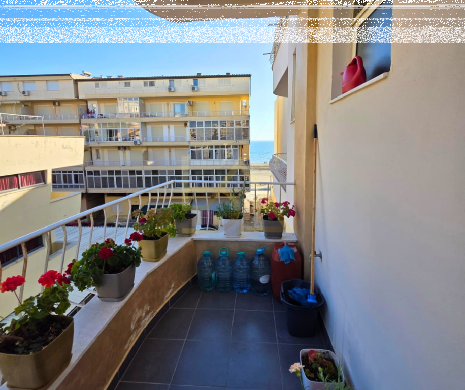 Shitet Apartament – Durrës, pranë Hotel Adriatik