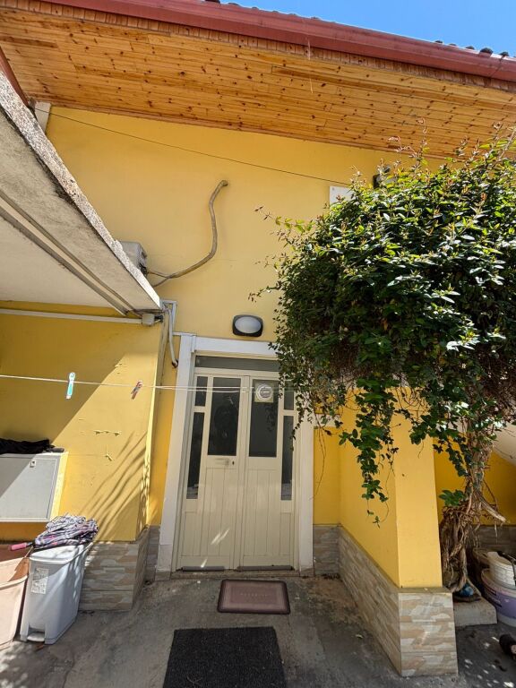 Jepet me qera kati 1 i vile SELVIA