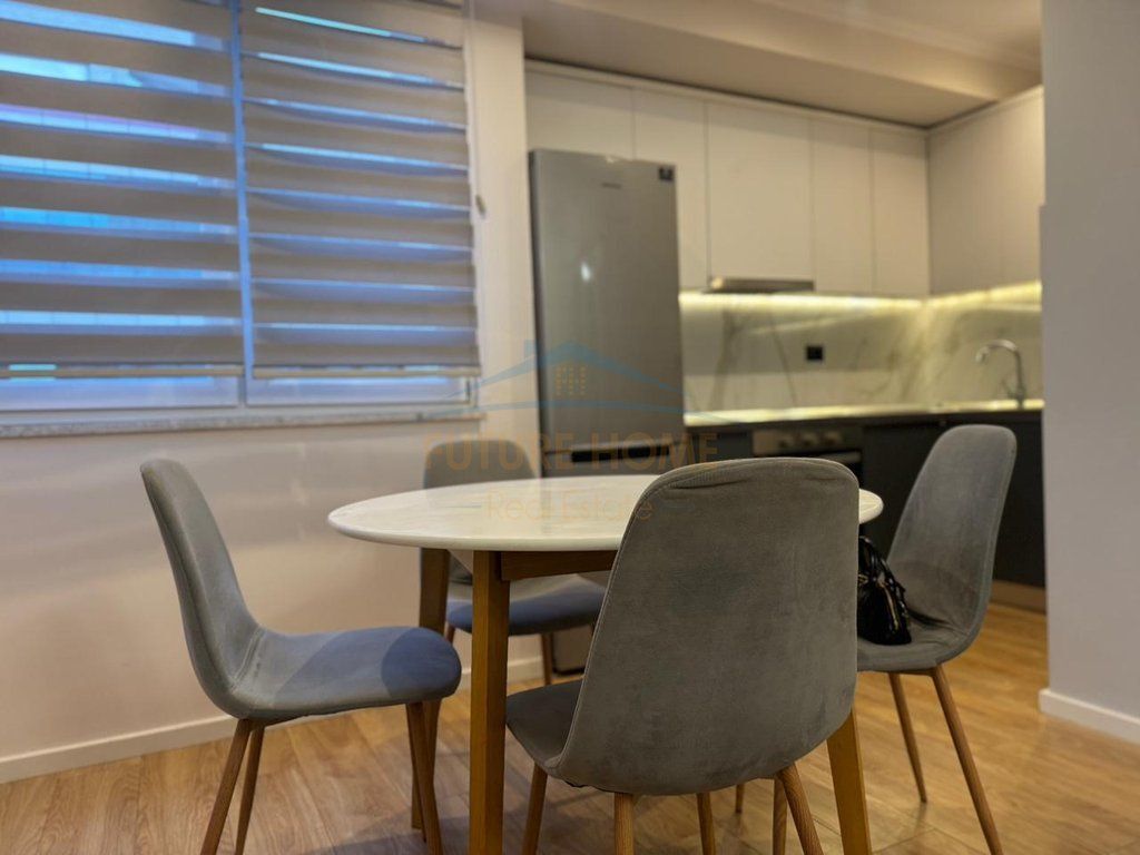 Shitet, Apartament 2+1, Rruga Mine Peza, Tiranë.