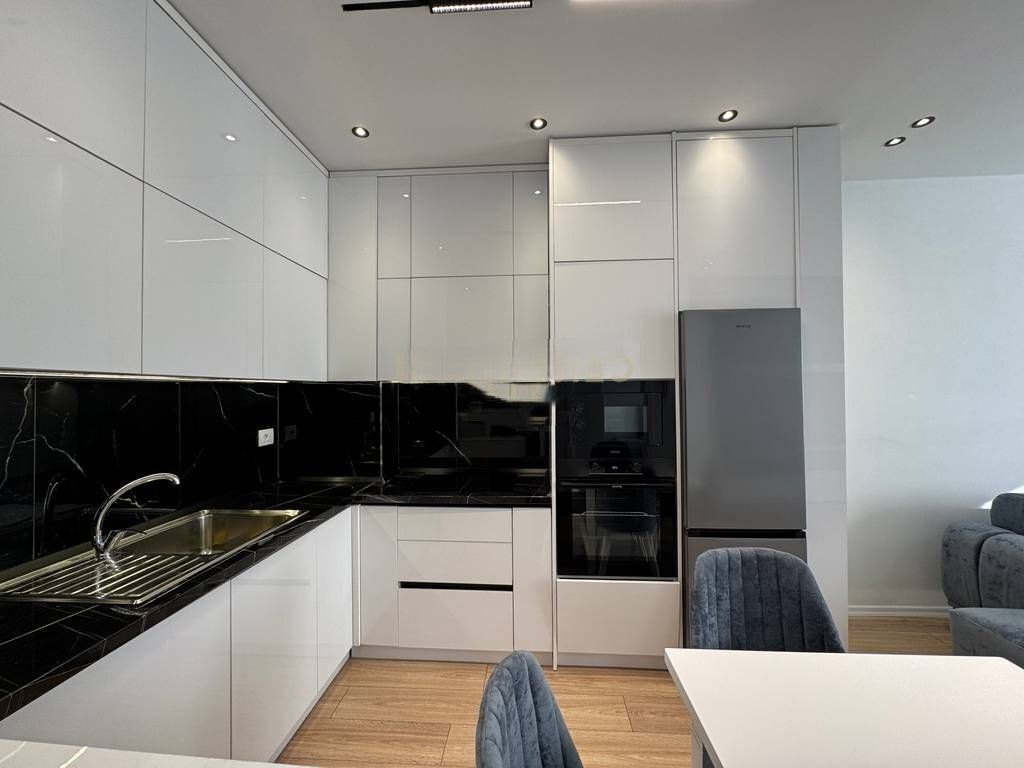 AFFITTASI 1+1 + PARCHEGGIO A URBAN GATE !