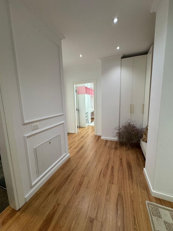 Jepet me Qera Apartament 2+1 Lagja 13 Ne Plazh