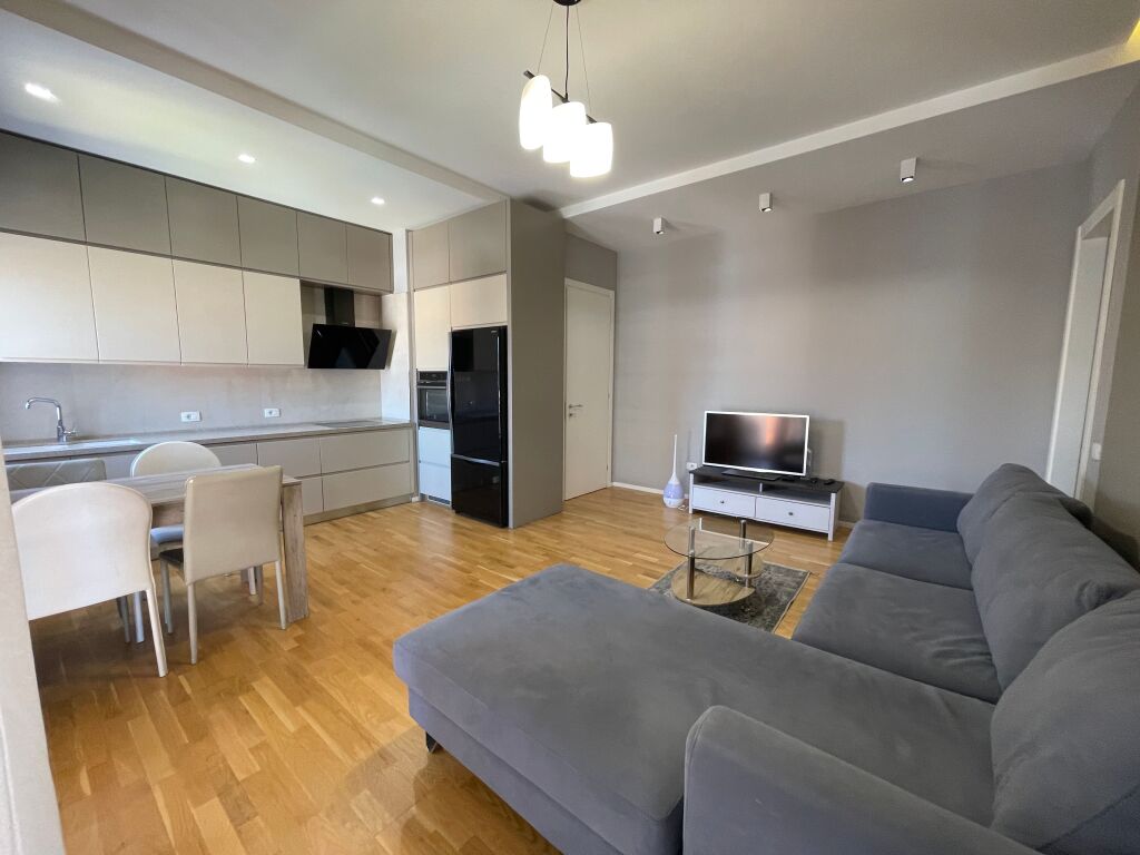 Apartament 2+1 Me Qera plus Post Parkimi ne Delijorgj.
