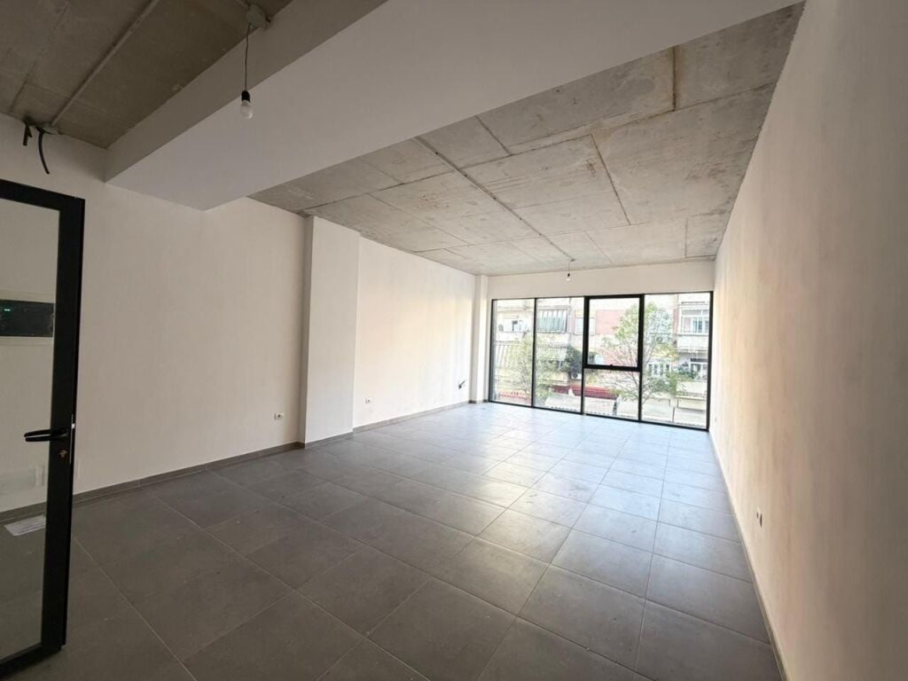 Office for Rent on Barricade Street (ID BZ2909) Tirana