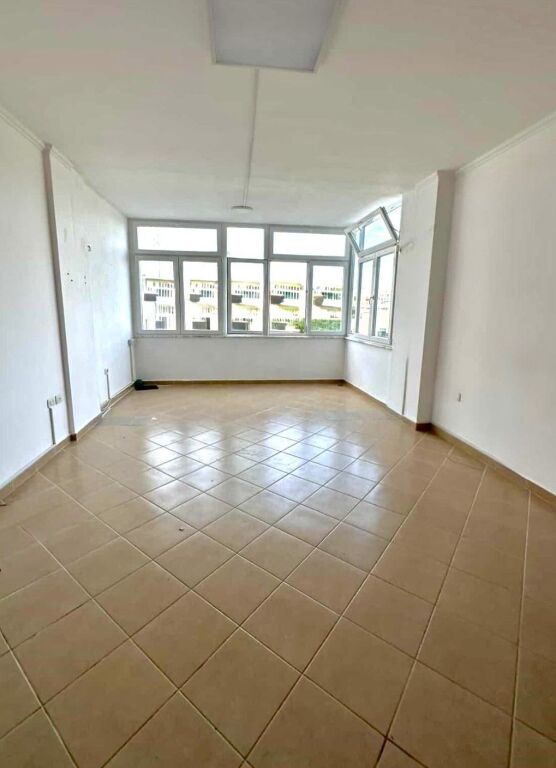 Apartament 2+1+2 📍Shkëmbi i Kavajës