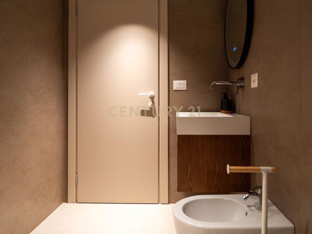 SHITEN 2 APARTAMENTË 1+1 DHE NJË DUPLEKS 27-KATËSHE NË VOLLGA, DURRËS!!!