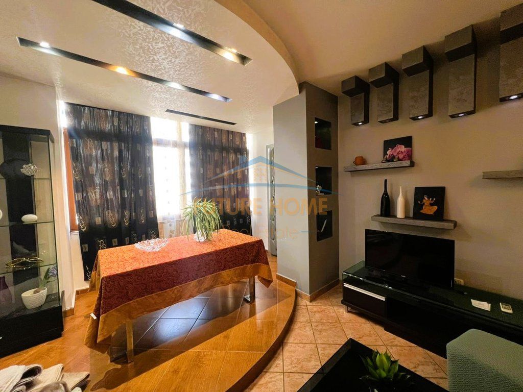 In vendita, Appartamento 1+1, Ex Parco Autobus, Tirana.