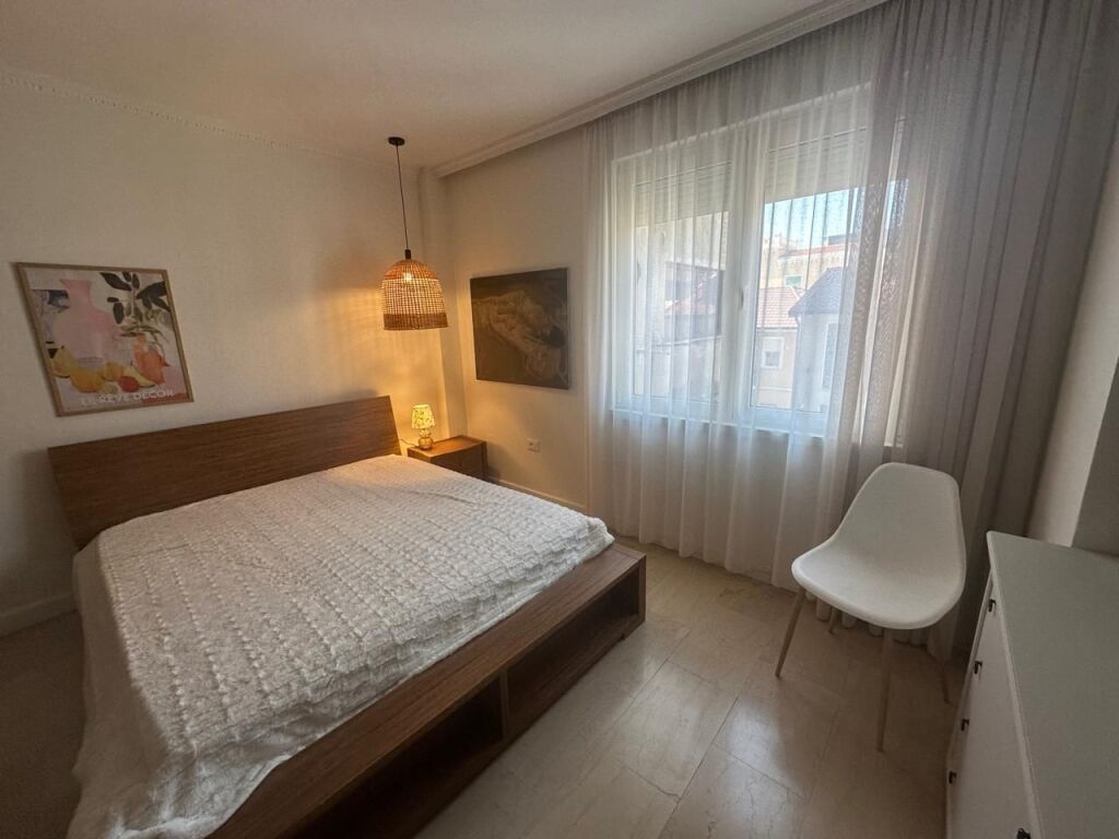 🏢Via Durazzo affittasi appartamento 3+1+2, arredato. 1.000 Euro
