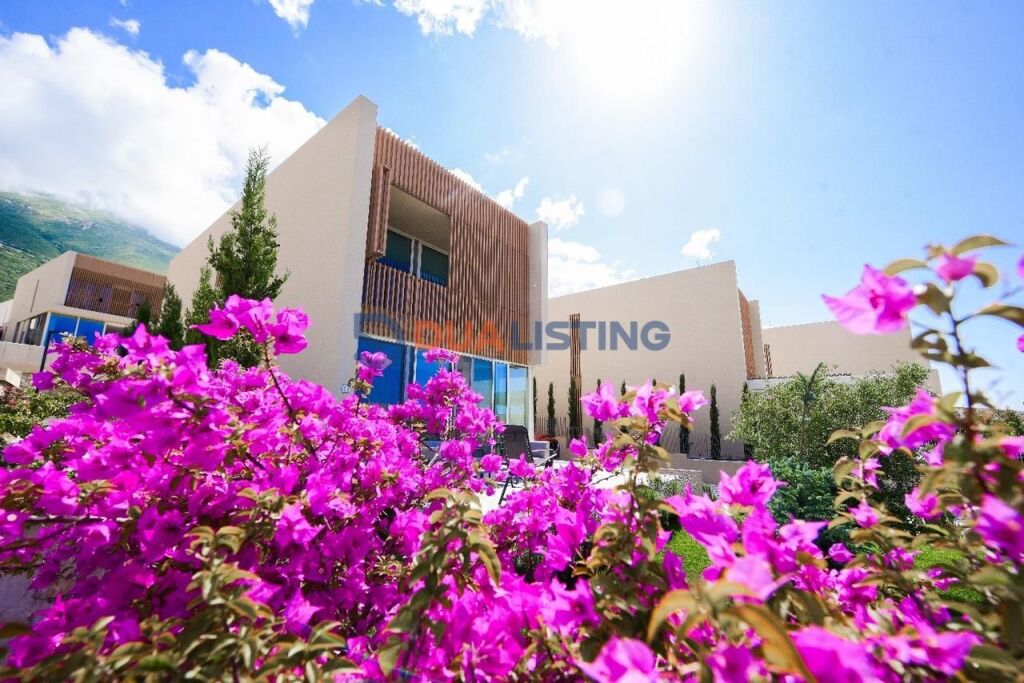 SUPER APARTAMENT 2+1 + 🅿️ ME OBORR PRIVAT NË GREEN COAST, PALASË