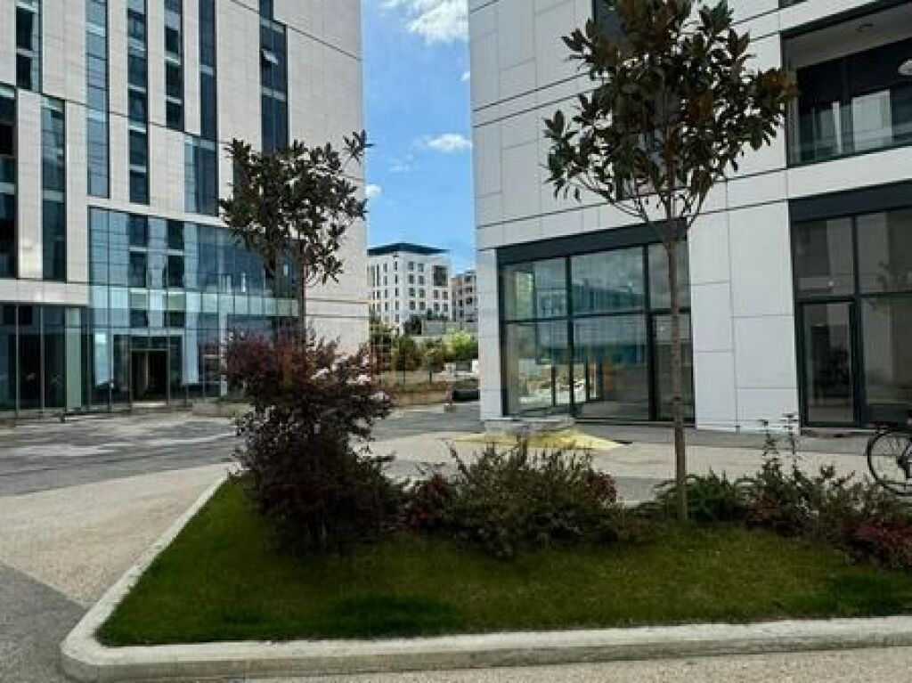 For sale, Apartment 2+1+2, Access Tirana, Former Eagle Square