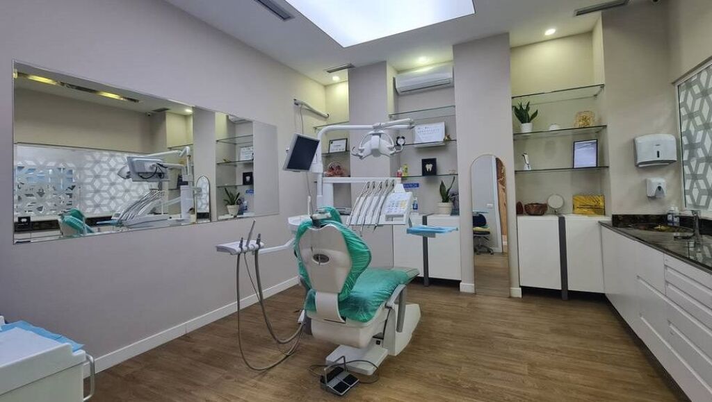 Commercial space for rent, Commune of Paris