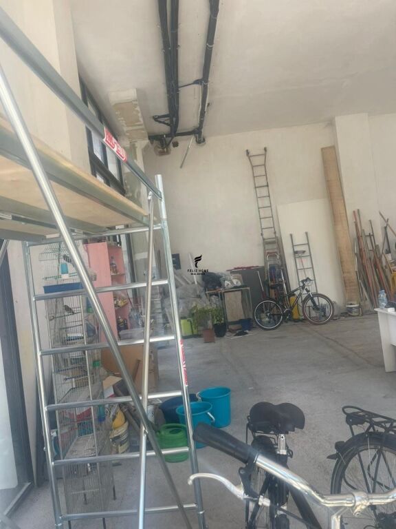 SHITET DYQAN 141M2 RRUGA E BOGDANEVE 950.000 EURO FH-68200