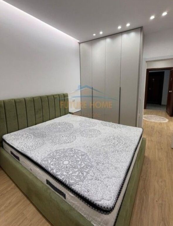 In vendita, Appartamento 1+1 Unaza e Re, Tirana