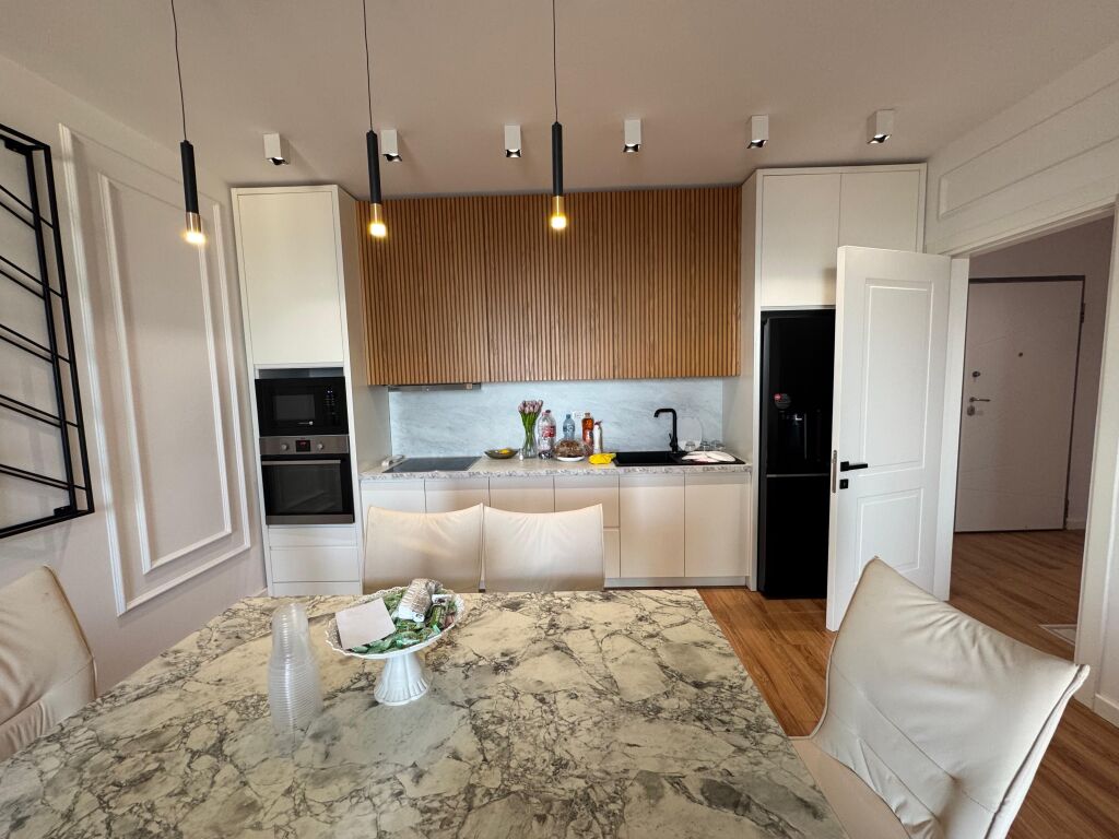 Jepet me Qera Apartament 2+1 Lagja 13 Ne Plazh