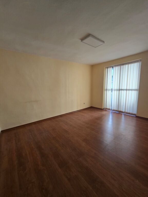 Jepet me qera  Apartament Zyre ne Bllok