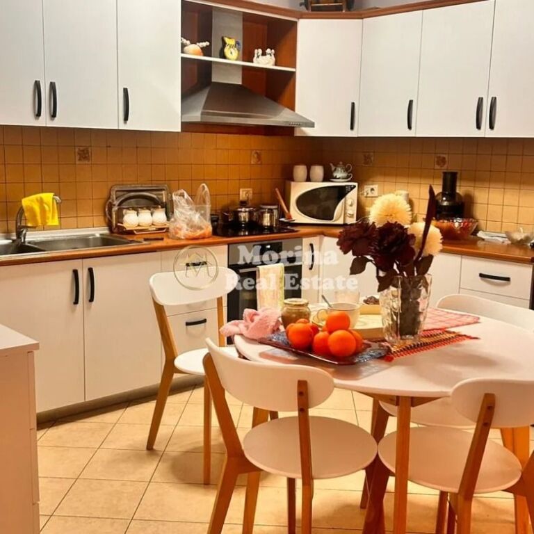 Rent | Apartment 2 + 1 | Kavaja Street | 700 €/month
