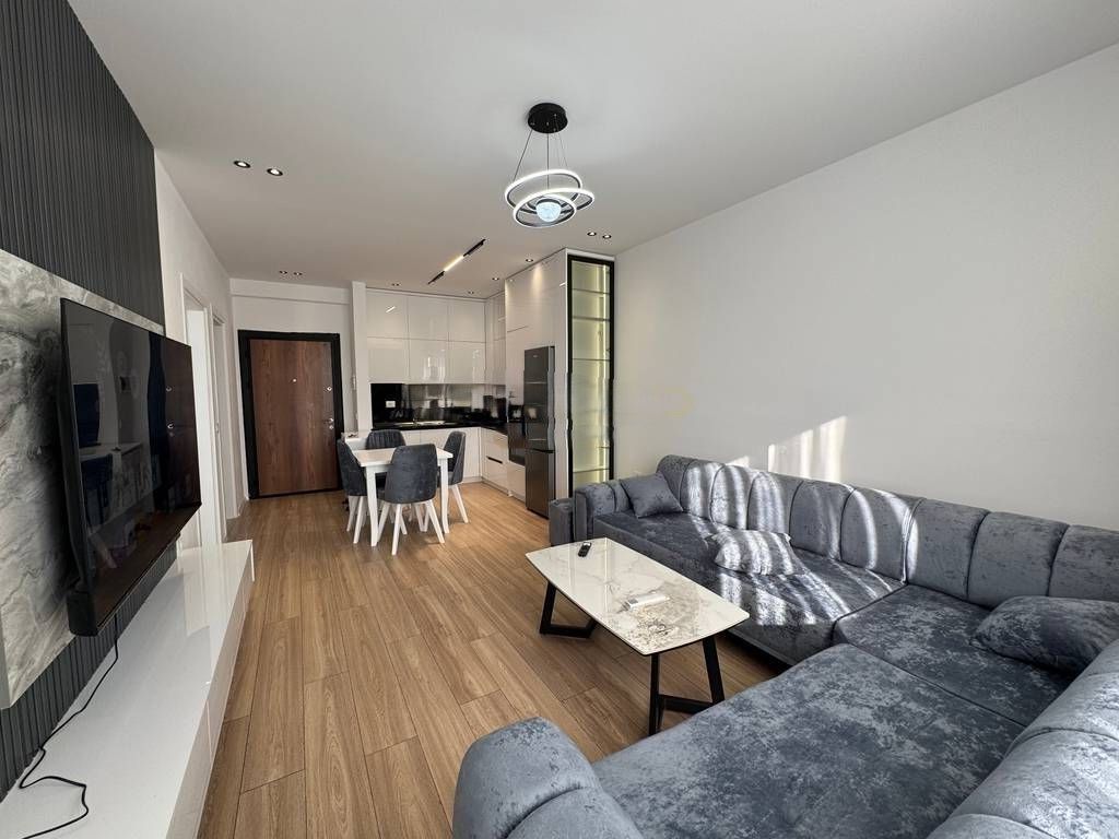 AFFITTASI 1+1 + PARCHEGGIO A URBAN GATE !