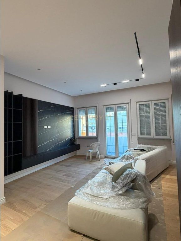 SHITET APARTAMENT 2+1 | 128m² + 148m² VERANDE | NE QENDER TE DURRESIT!