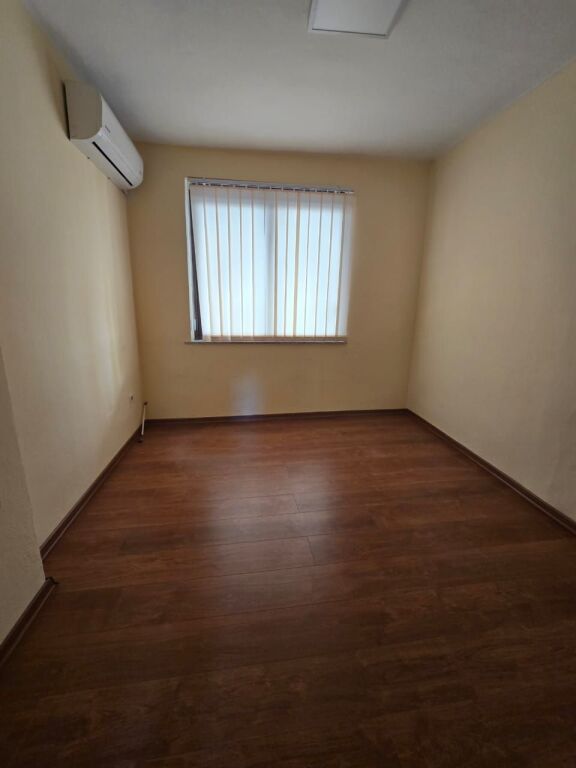 Jepet me qera  Apartament Zyre ne Bllok