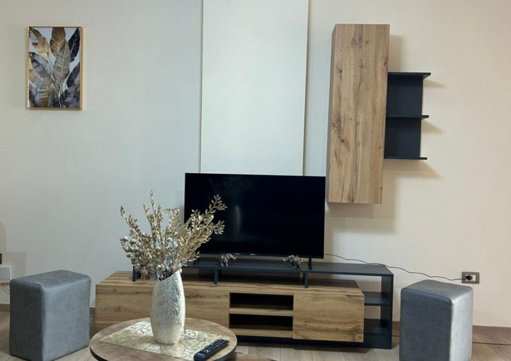 CASA IN AFFITTO – VIA KAVAJËS (DI FRONTE A DELIJORGJI)