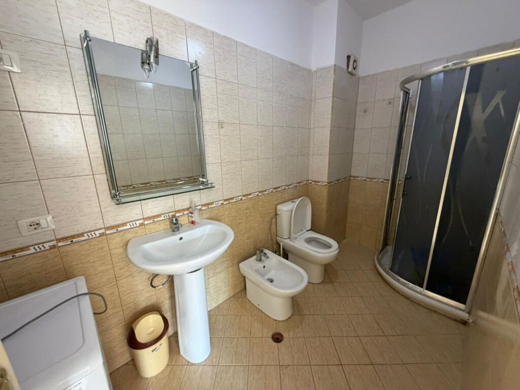Apartament 2+1 per shitje ne Astir.