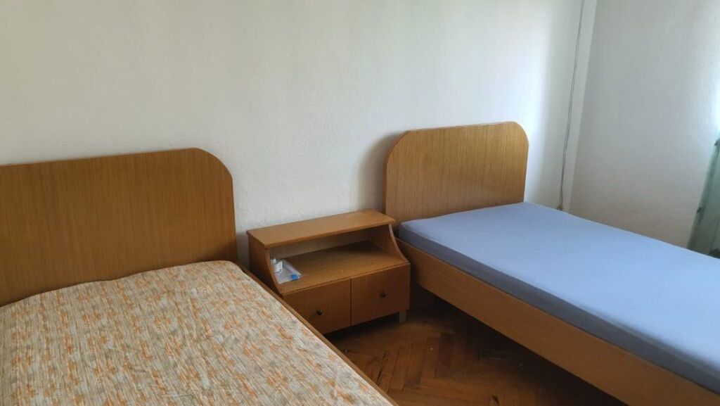 For rent furnished 1+1 apartment on the third floor, on Bardhyl street
