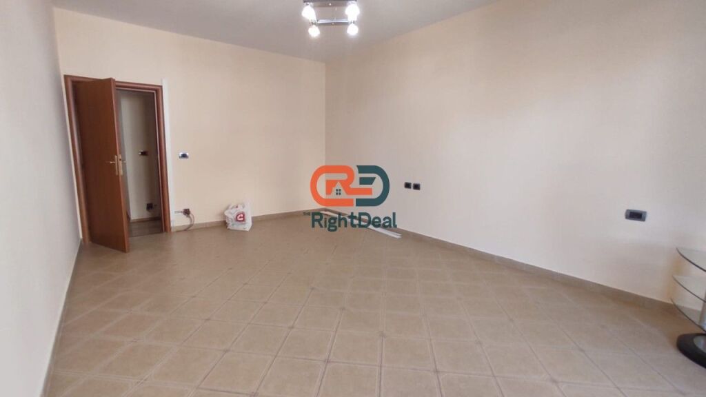 Prane Drejtorise Se Policise Tirane, Jepet Me Qira Ambient Per Zyre, Me Lokacion Perfekt!!!!