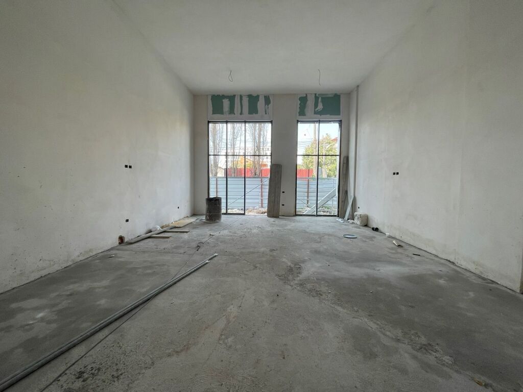 Dyqan për Shitje – Jordan Misja, Tiranë. 💶 Çmimi: 3,500 €/m² • 238’000€