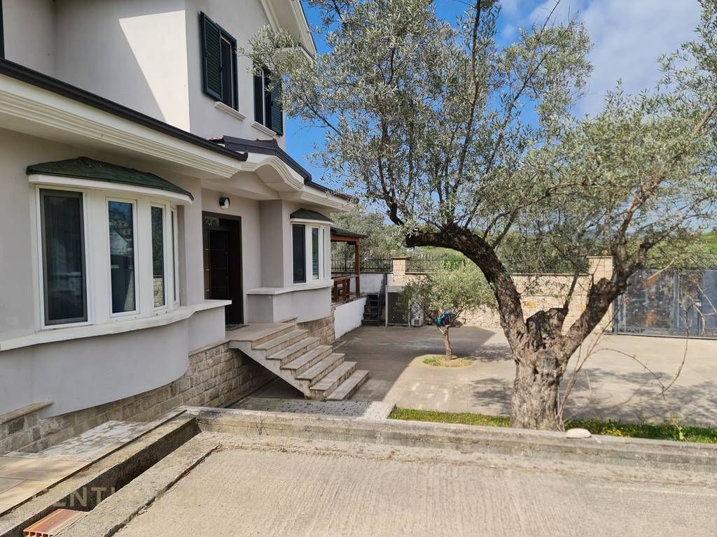 Villa for Rent in Mullet!