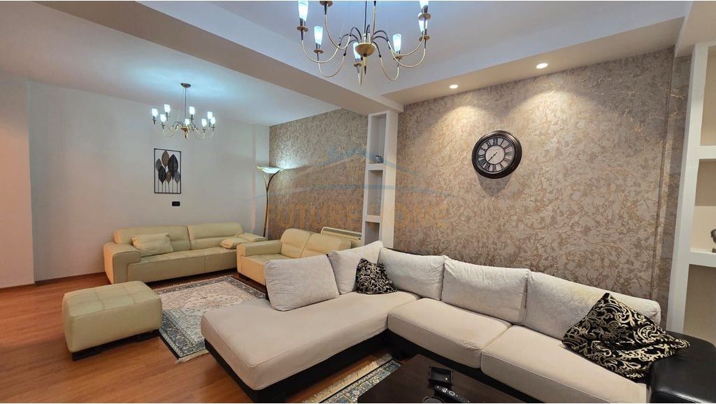 Shitet,Apartament 3+1+3 , Lagjia 29 Nentori, Fier.