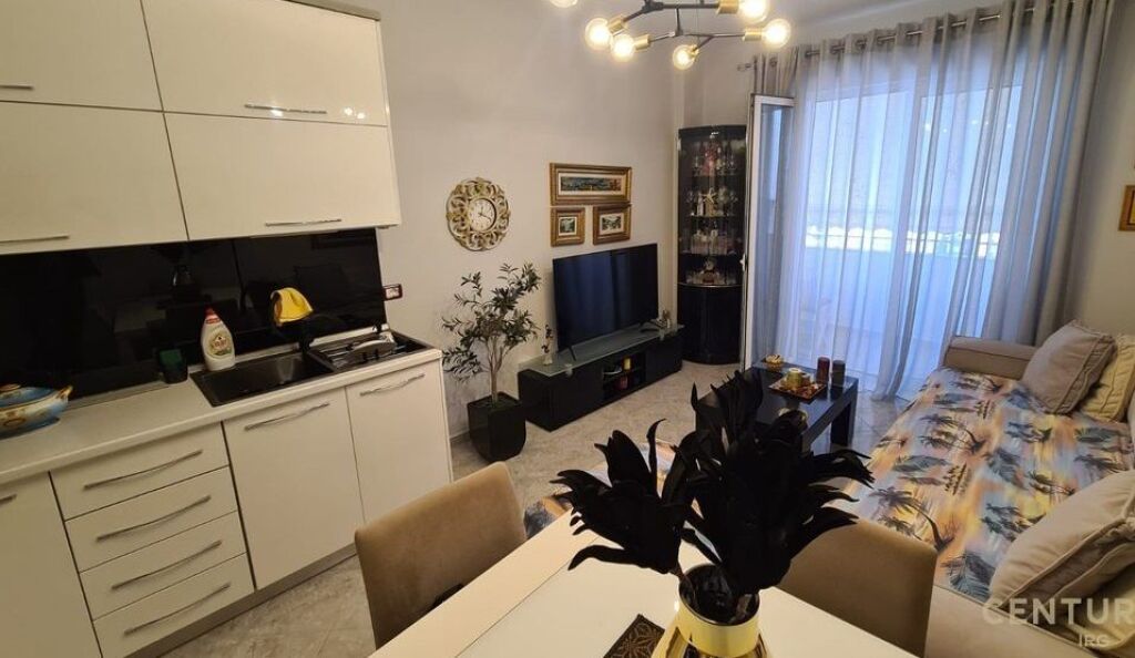 Apartament 1+1 1 1 studio per qira tek Globe, Rruga e Kavajes
