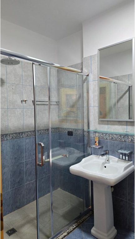 Shitet,Apartament 3+1+3 , Lagjia 29 Nentori, Fier.