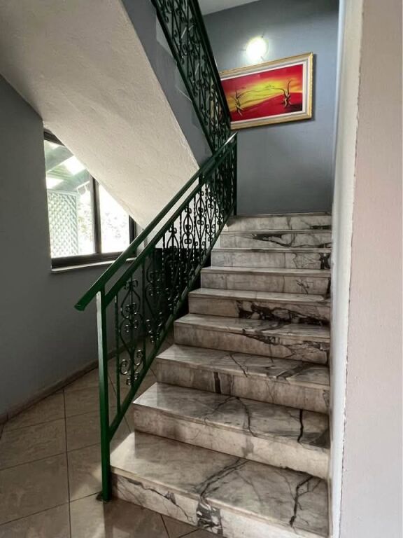 SHITET / JEPET ME QIRA MOTELI - VAQARR, TIRANE