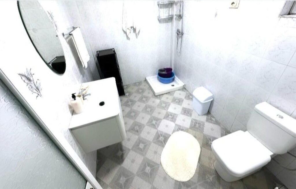 🏡 Apartament 2+1 me qira – pranë Librit Universitar (te Mirësi)💰 60,000 lekë/muaj