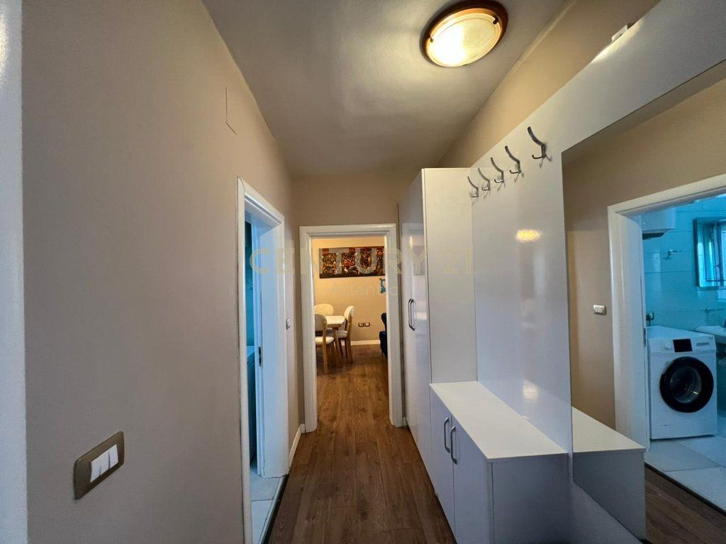 SHITET APARTAMENT 2+1+2 TUALETE PRANE QENDRRES TEK MUZEUMI DURRES !