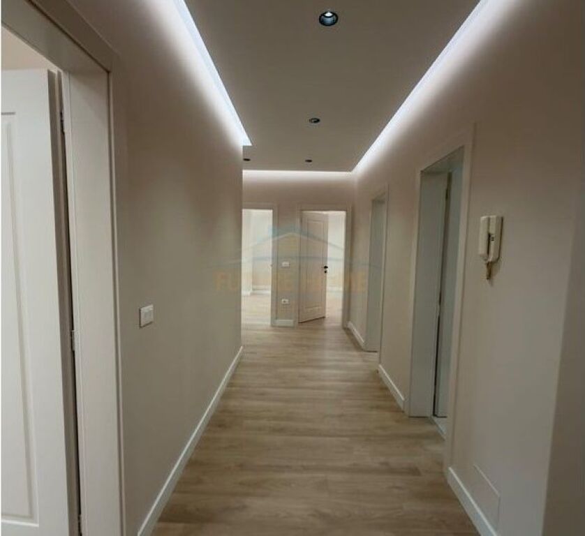 Qera, Ambient 2+1+2+ Post Parkimi, Coin, Tirane