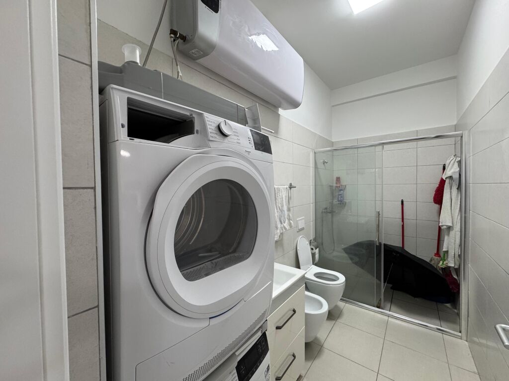 🏢Tek Pazari i Ri shitet apartament 2+1+2+post parkimi , 380,000€uro