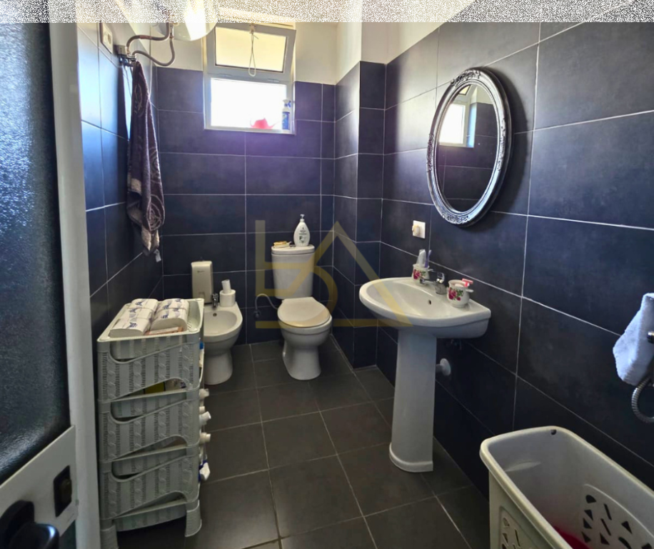 Shitet Apartament – Durrës, pranë Hotel Adriatik