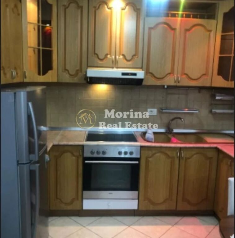 Affitto | Appartamento 3 + 1 | Viale Zogu i Parë | 750 €/mese