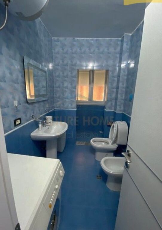 Shitet, Apartament 1+1, Ish Parku i Autobusave