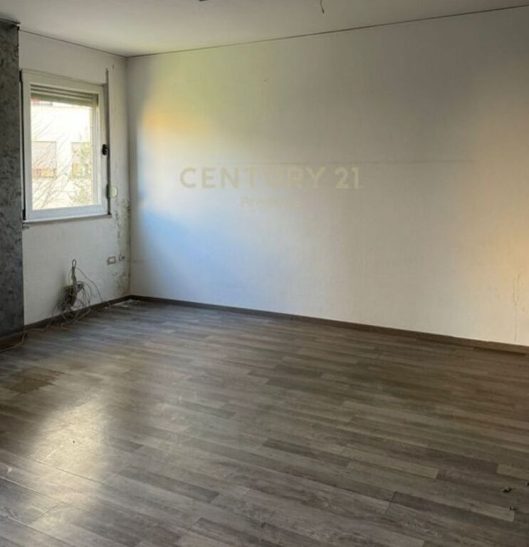 AMBIENT ZYRE ME QIRA