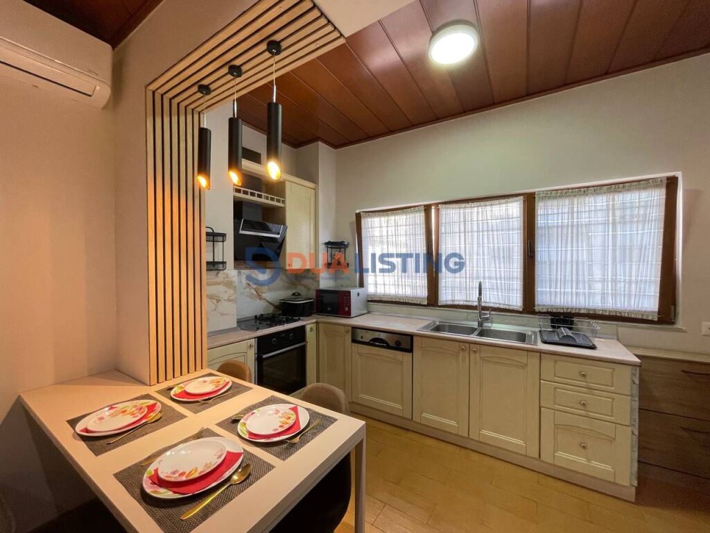 ✨ Apartament 1+1 me qira përballë Delijorgjit. 🏡 Komod, modern dhe në super lokacion. 💰 550€/muaj