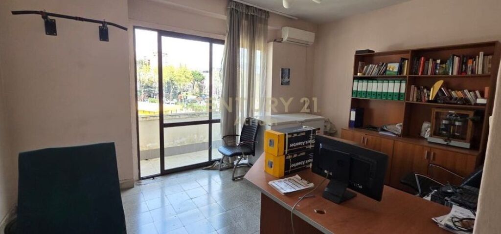 AMBIENTE PER UFFICI IN AFFITTO, VIA ELBASAN